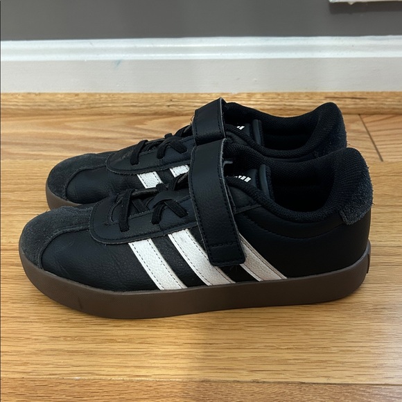 Adidas Court 3.0 Kids Sneakers - sz 3 - Picture 1 of 7
